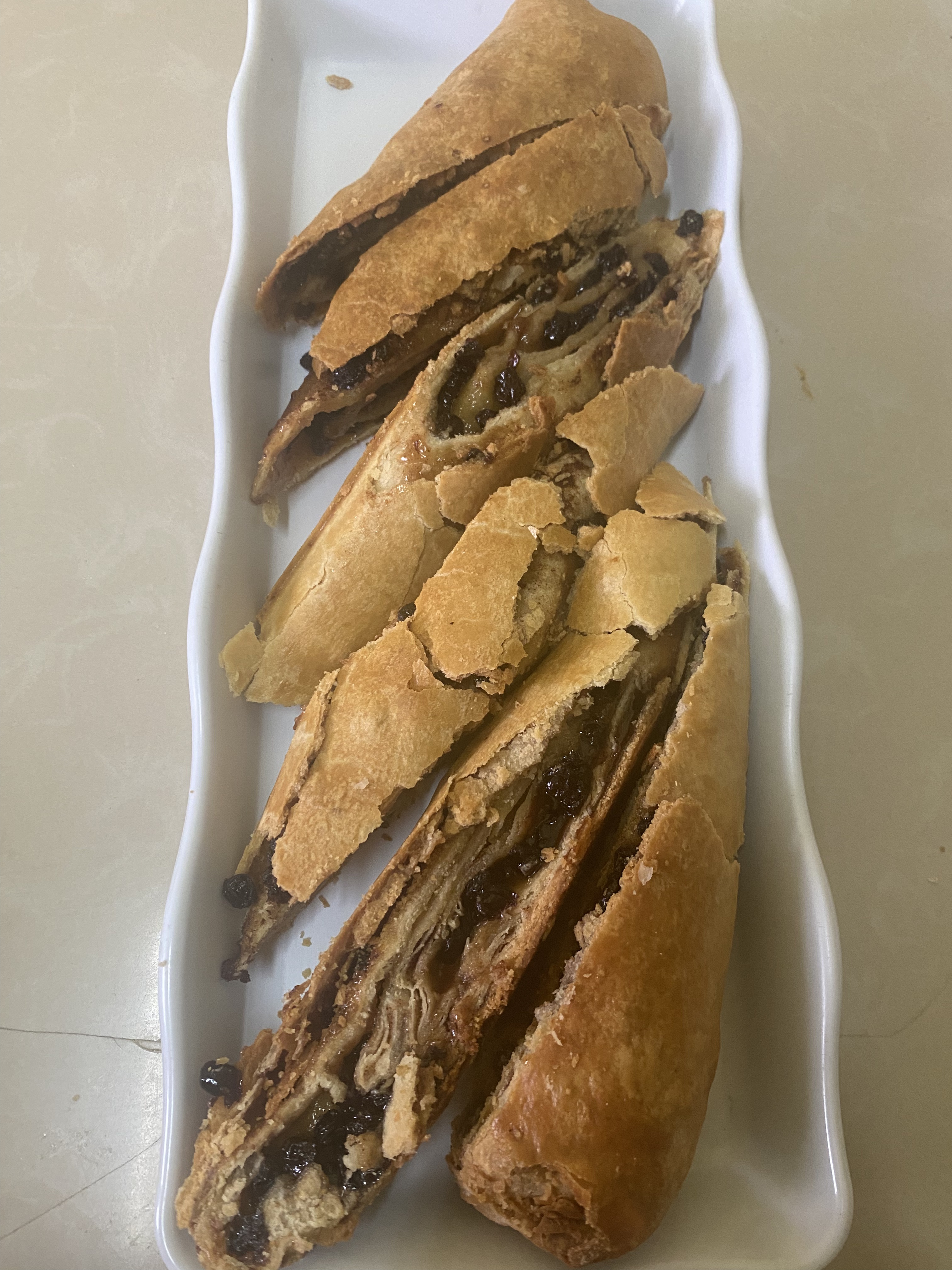 Currant Roll